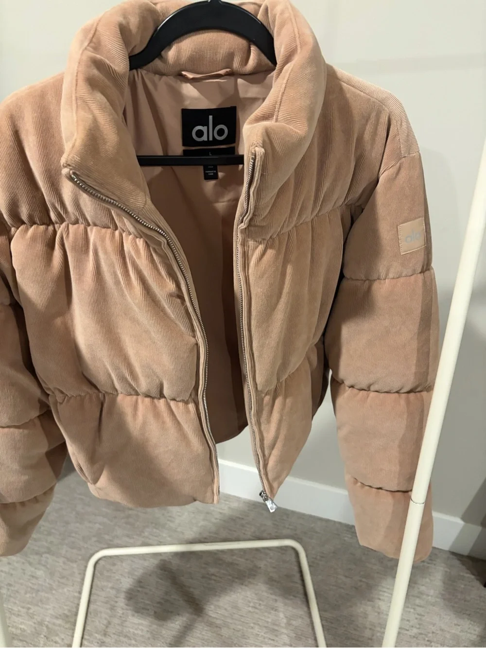 Alo Micro Courdury Dreamy Puffer - Chai Latte